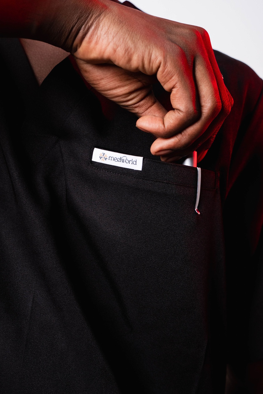 Détail poche poitrine — tenue de bloc Medworld